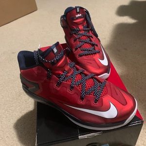 Lebron MAX XI Low “Independence Day”